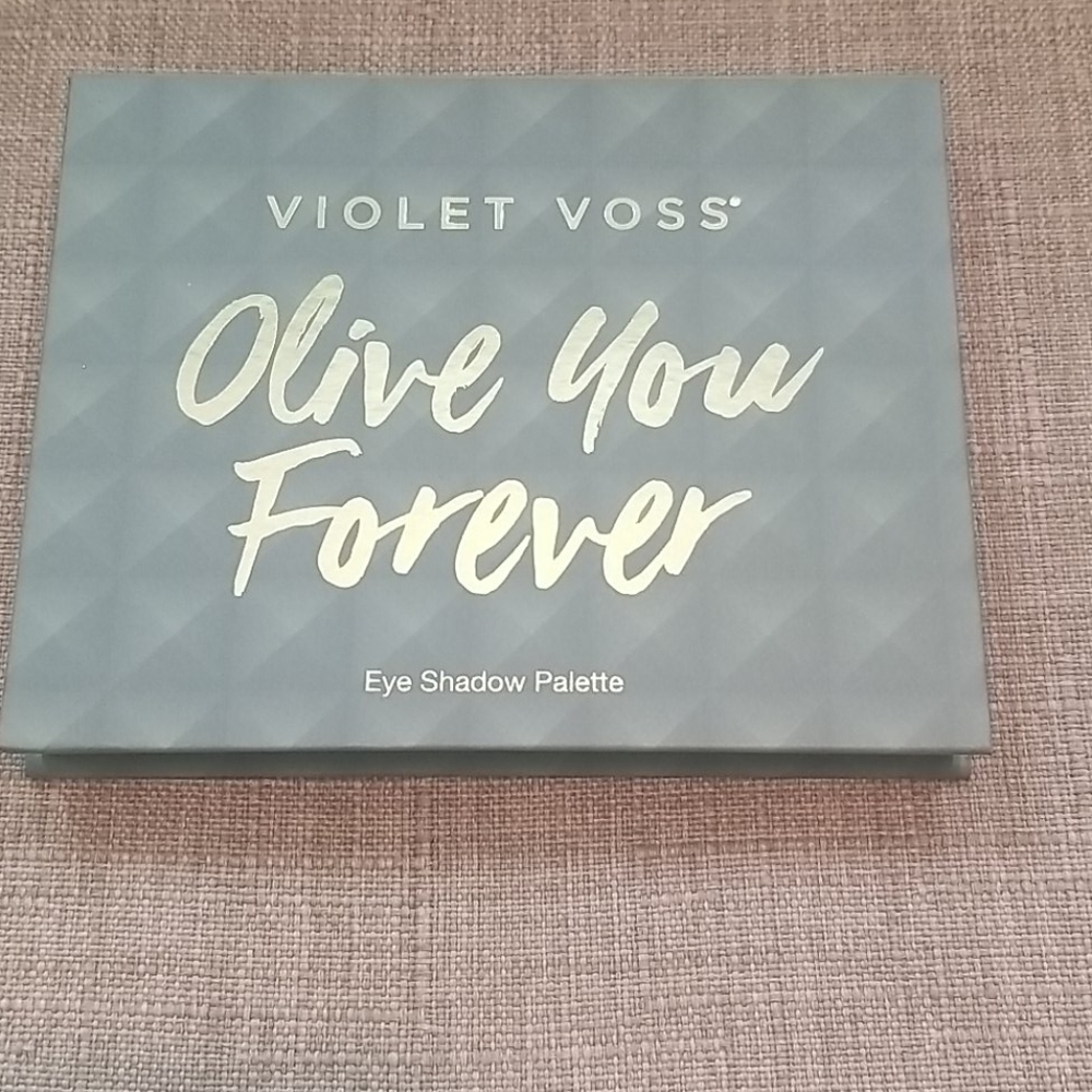 Eyeshadow palette (gently used)
